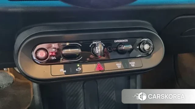 Mini Cooper C 4th generation 2025 Серебряный из Кореи, фото 4