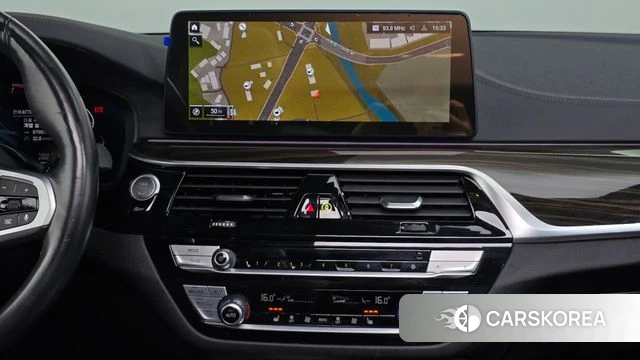 BMW 5 Series (G30) 2022 Белый из Кореи, фото 4