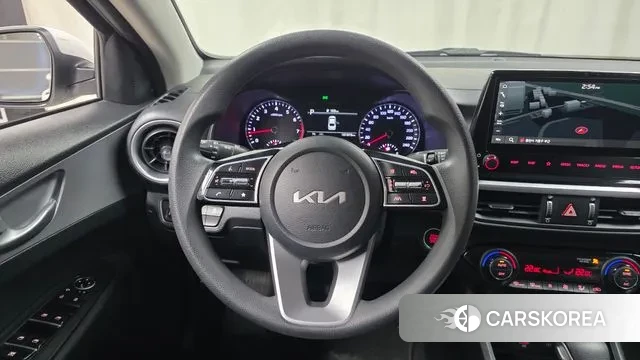 Kia The New K3 2nd generation 2022 Белый из Кореи, фото 4