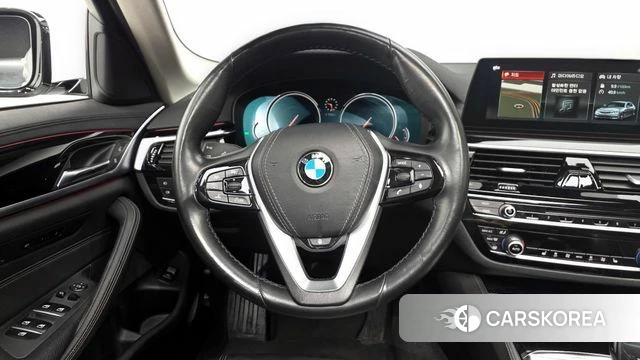 BMW 5 Series (G30) 2018 Белый из Кореи, фото 4