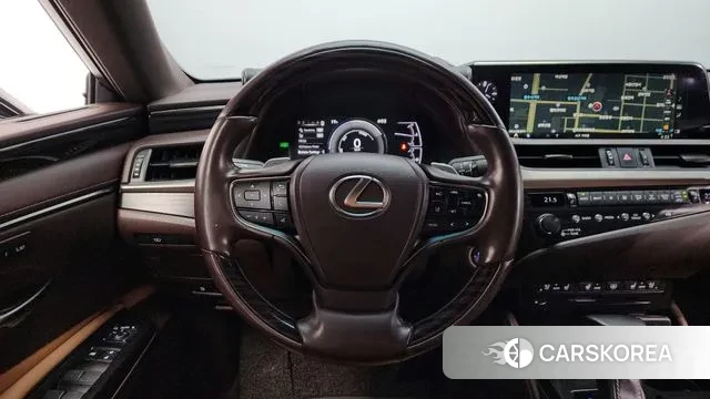 Lexus ES300h 7th generation 2020 Белый из Кореи, фото 4