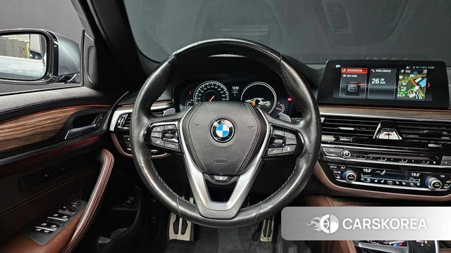 BMW 5 Series (G30) 2018 Серый из Кореи, фото 4