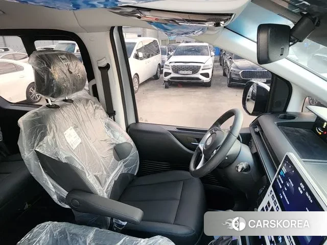 Hyundai Staria 2025 Серебристо-серый из Кореи, фото 4