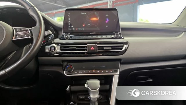 Kia Seltos 2022 Белый из Кореи, фото 4