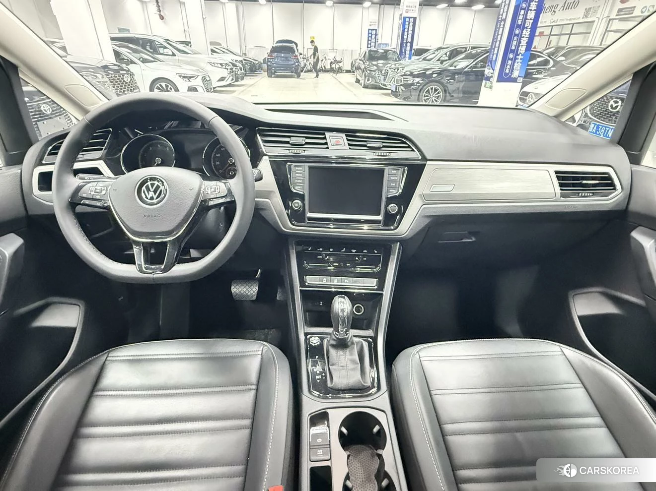 Volkswagen Touran L 2023 Белый из Китая, фото 4
