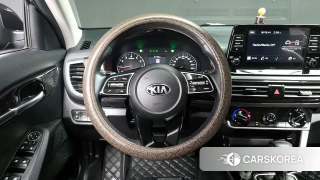 Kia Seltos 2021 Черный из Кореи, фото 4