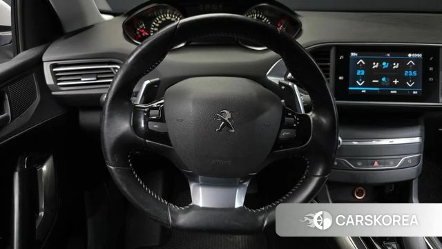 Peugeot 308 second generation 2019 Белый из Кореи, фото 3