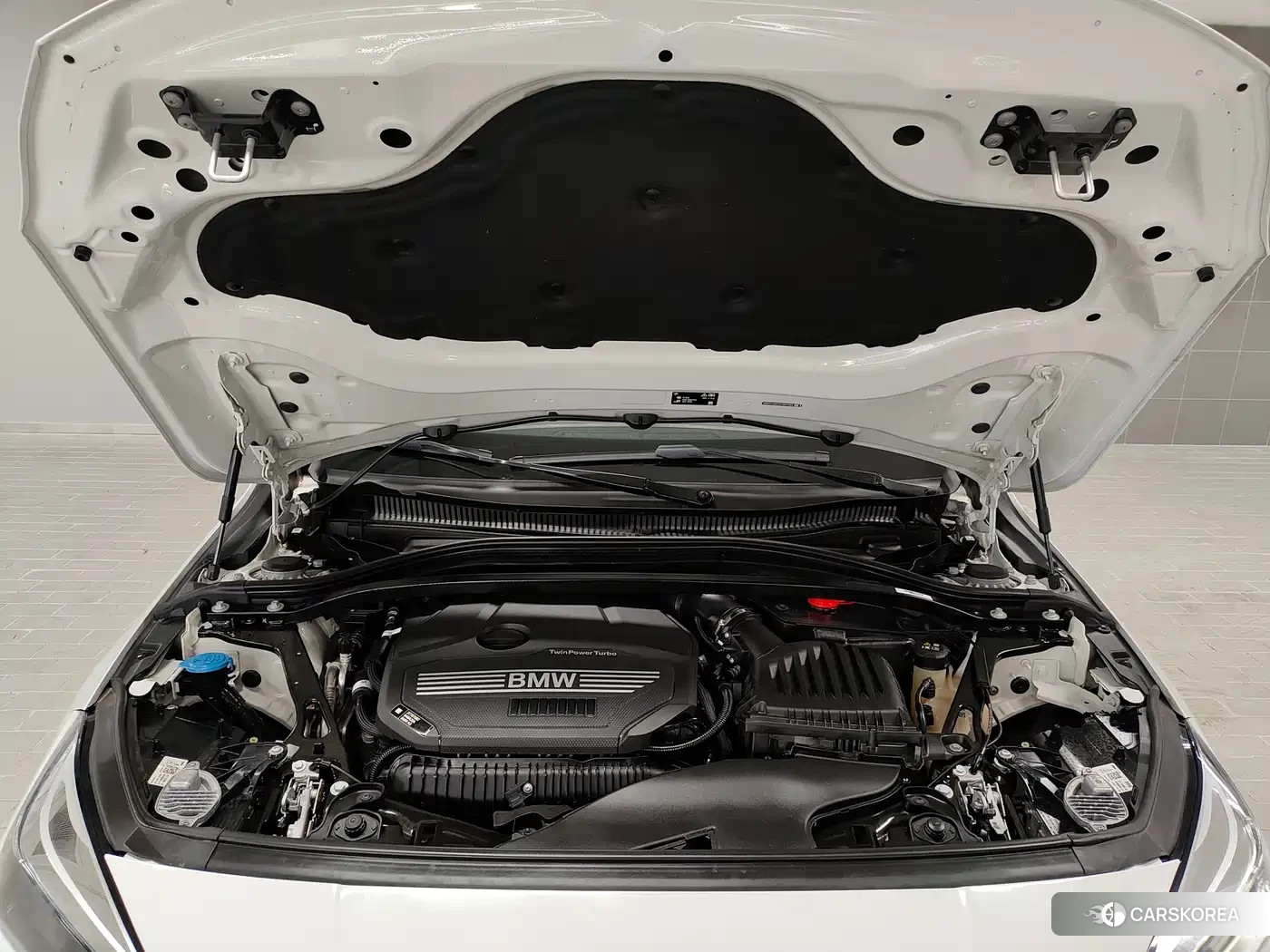 BMW 2 series 2023 Белый из Китая, фото 4