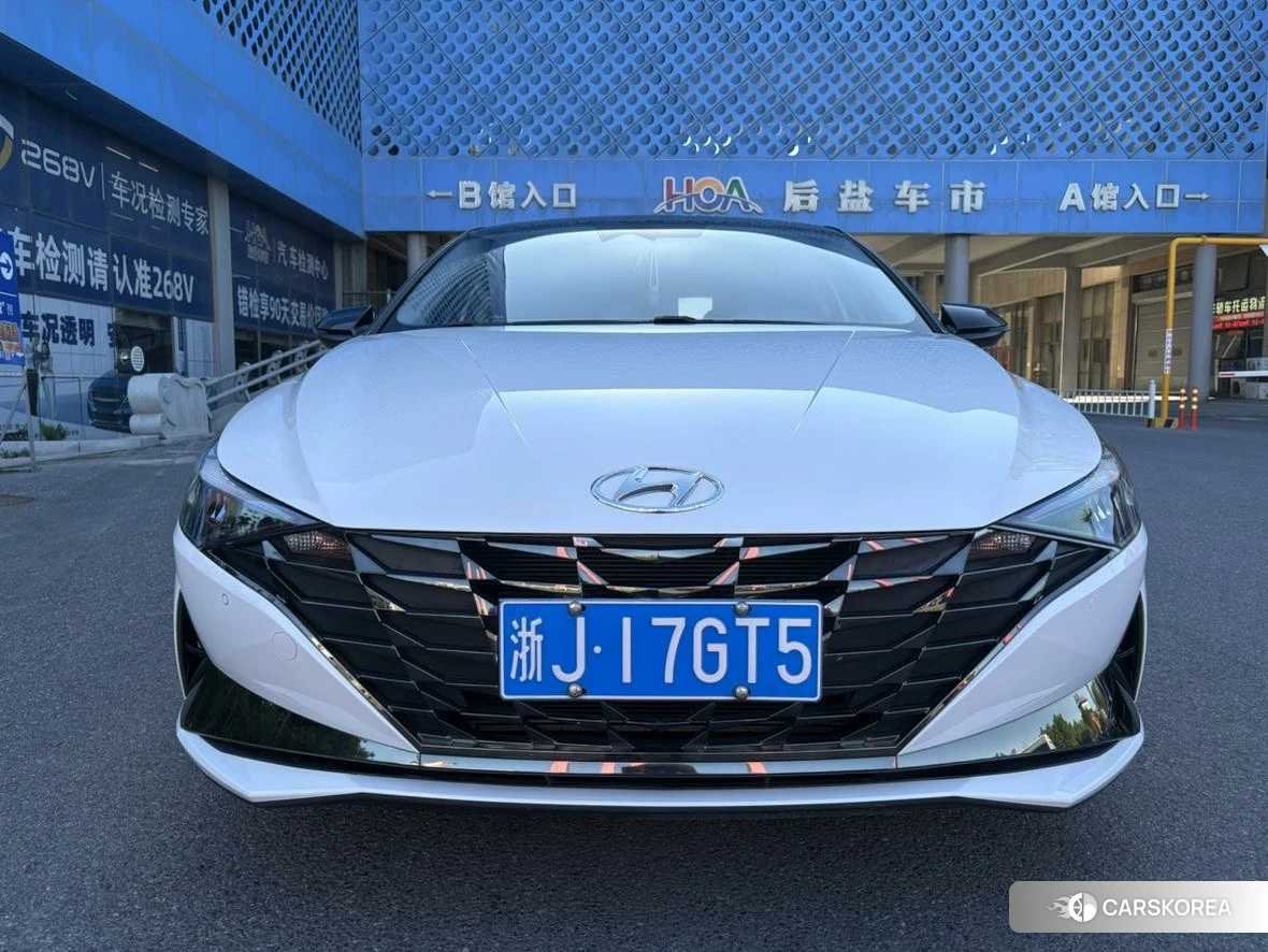 Hyundai Elantra 2022 Белый из Китая, фото 4