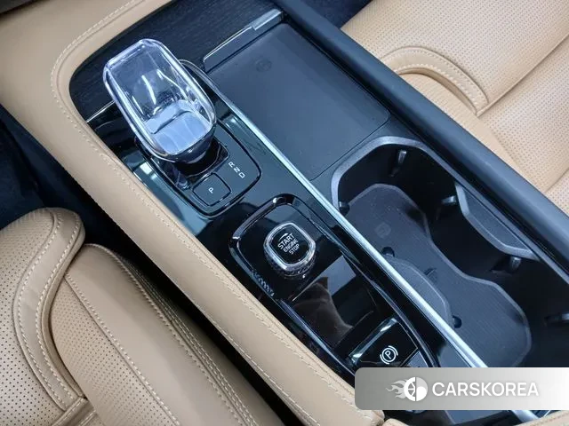 Volvo XC90 second Generation 2025 Белый из Кореи, фото 4