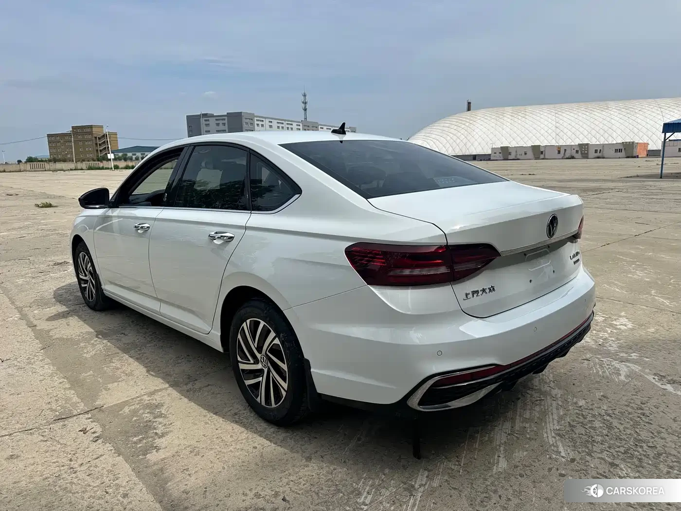 Volkswagen Lavida 2023 Белый из Китая, фото 5