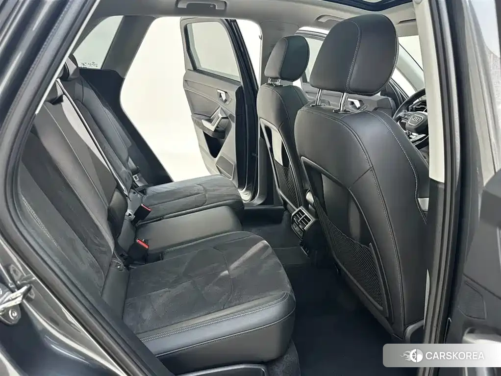Audi Q3 2022 Silver/gray из Китая, фото 4