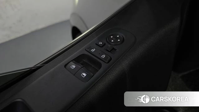 Hyundai Staria 2023 Серебряный из Кореи, фото 4