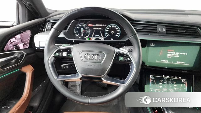 Audi e-Tron 2021 Черный из Кореи, фото 4