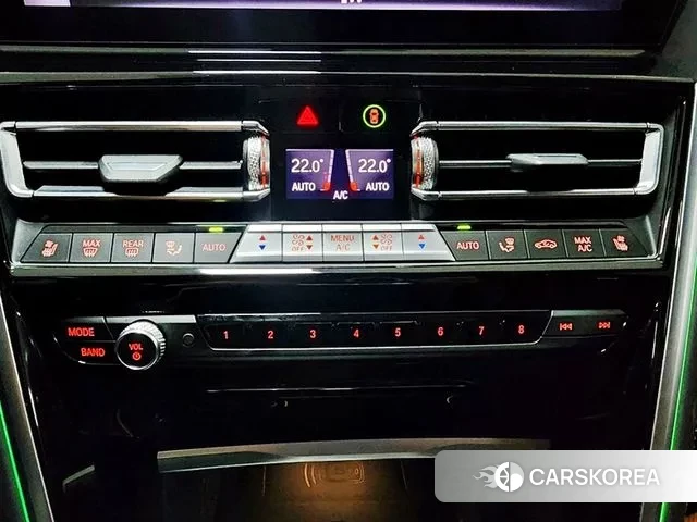 BMW 8 Series (G15) 2023 Белый из Кореи, фото 4