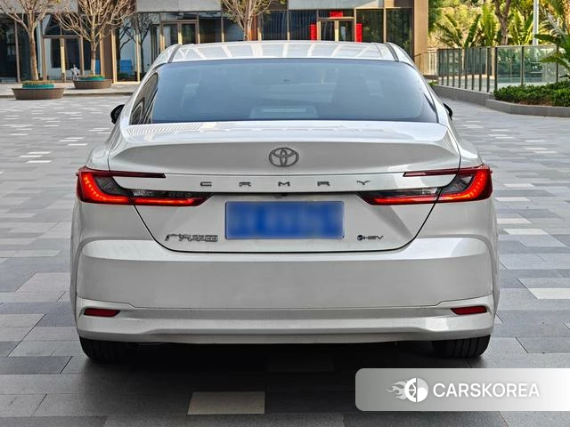 Toyota Camry 2024 Белый из Китая, фото 4