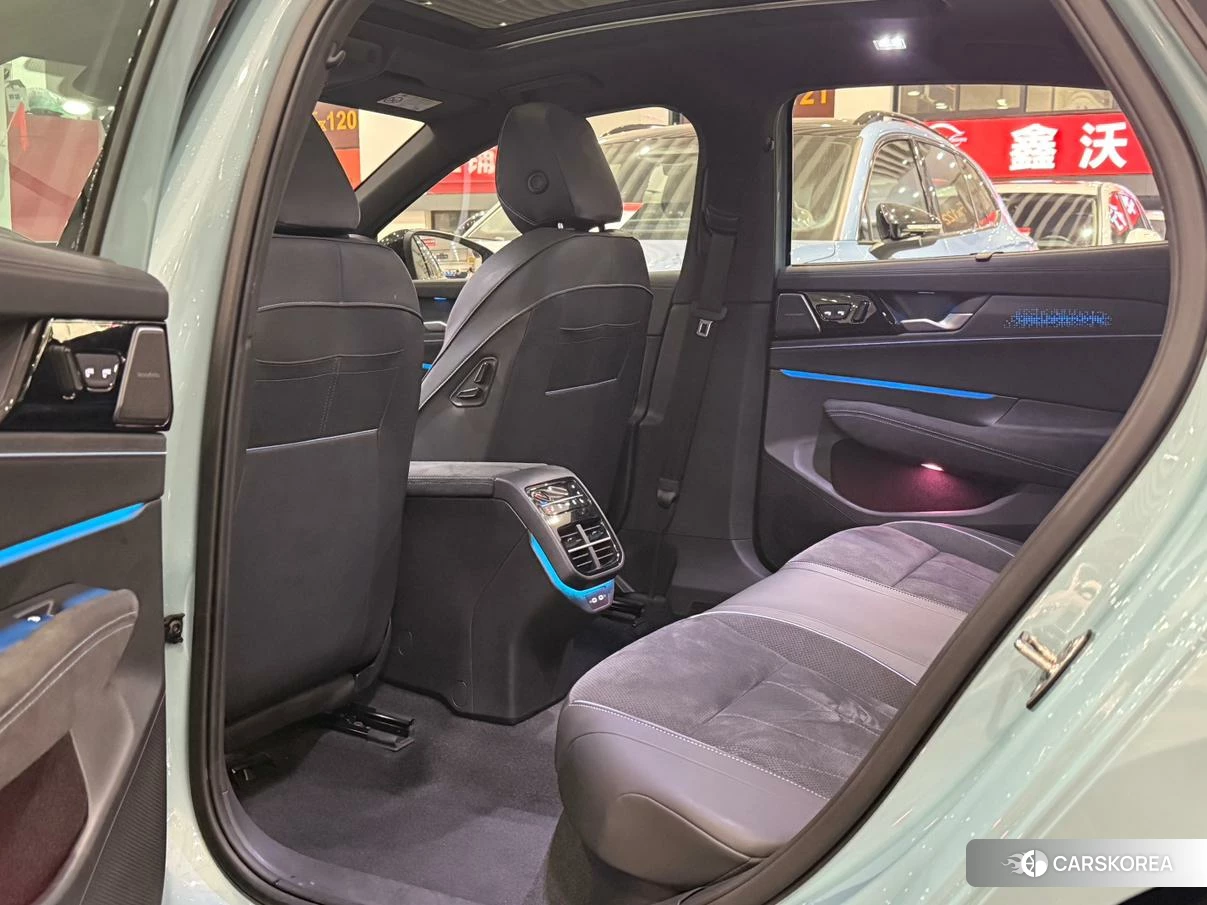Volkswagen Passat 2024 Синий из Китая, фото 4
