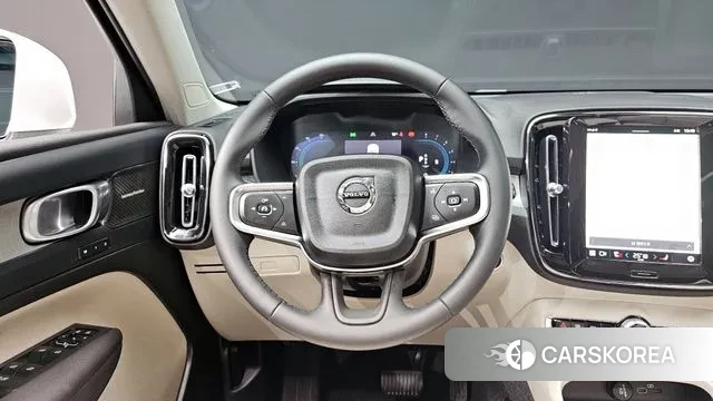 Volvo XC40 2024 Белый из Кореи, фото 4