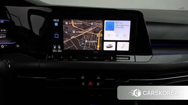 Volkswagen Golf 8th Generation 2022 Белый из Кореи, фото 4