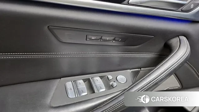 BMW 5 Series (G30) 2020 Белый из Кореи, фото 4