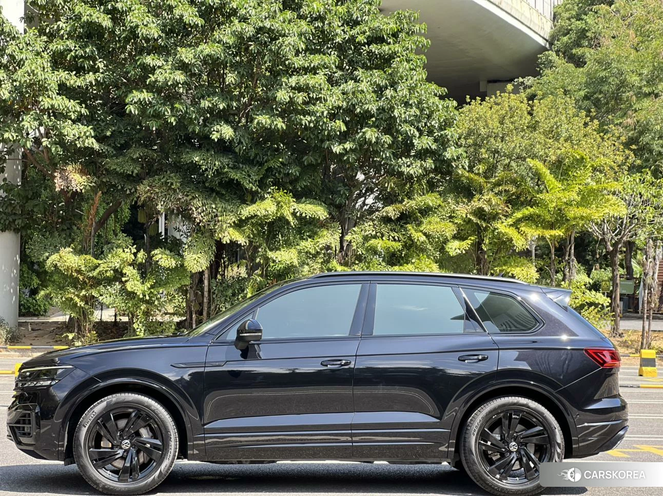 Volkswagen Touareg 2021 Черный из Китая, фото 4
