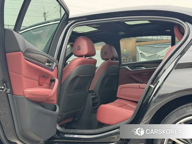 BMW 5 series 2022 Черный из Китая, фото 4