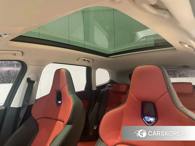 BMW iX1 2024 Темно-серый из Китая, фото 4