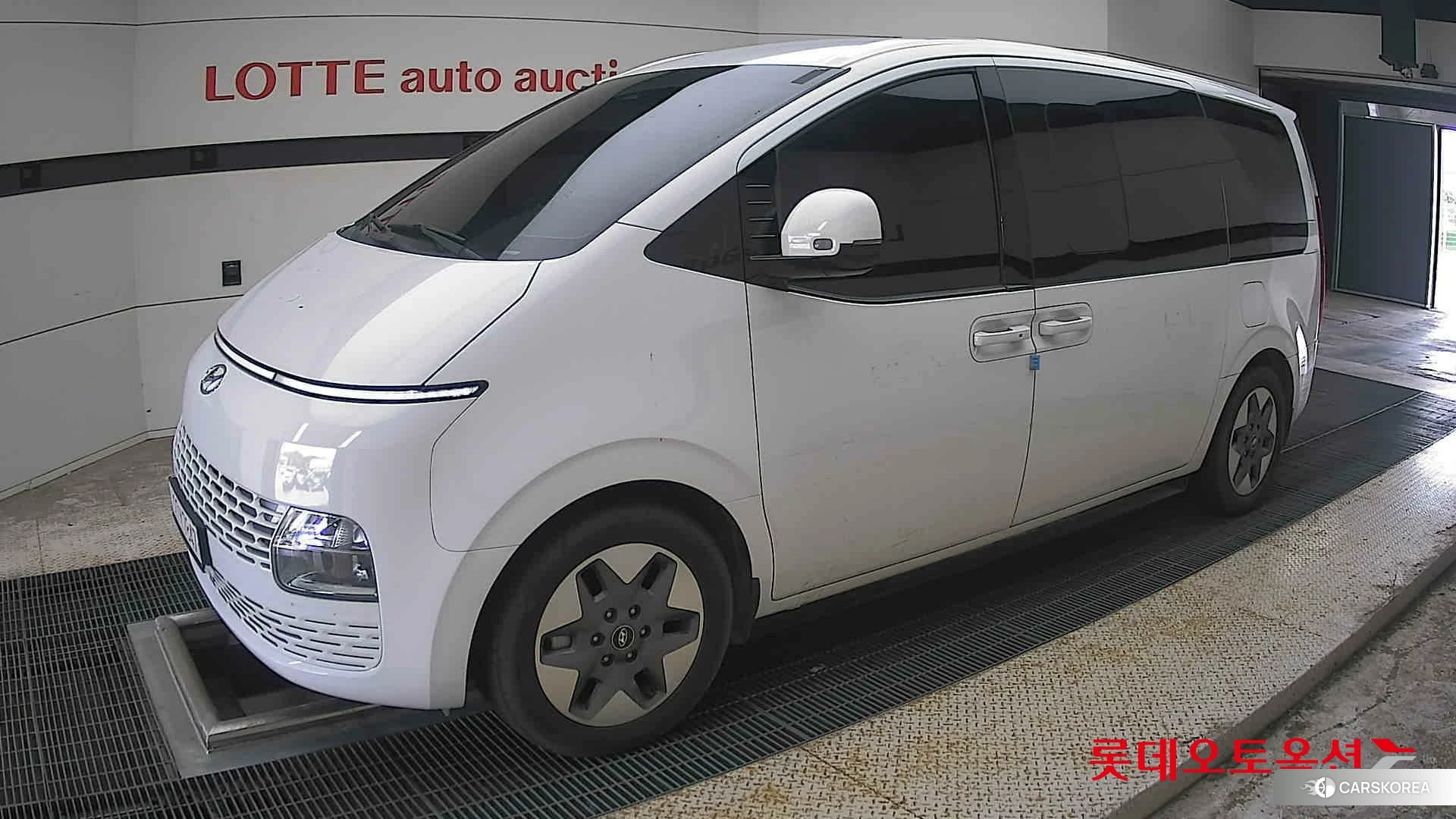 Hyundai Staria 2022 Белый из Кореи, фото 4