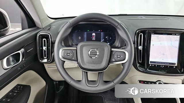 Volvo XC40 2025 Черный из Кореи, фото 4