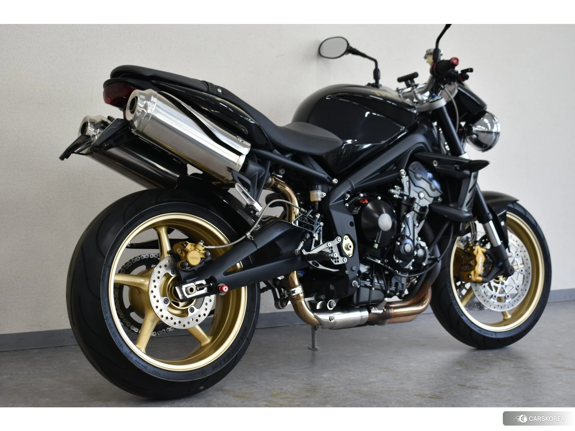 Triumph STREET TRIPLE R 2011 из Японии