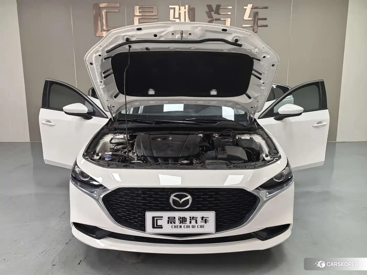 Mazda 3 2026 Белый из Китая, фото 4