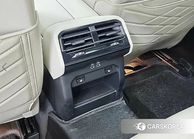 BMW 5 Series (G60) 2025 Белый из Кореи, фото 4