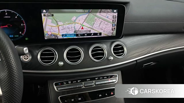 Mercedes-Benz E-Class W213 2023 Белый из Кореи, фото 4
