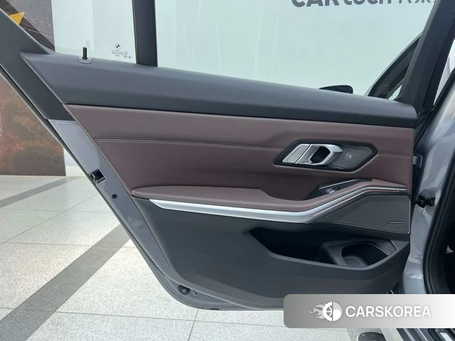 BMW 3 series 2025 Темно-серый из Китая, фото 4