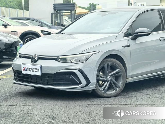 Volkswagen Golf 2023 Серебристо-серый из Китая, фото 4