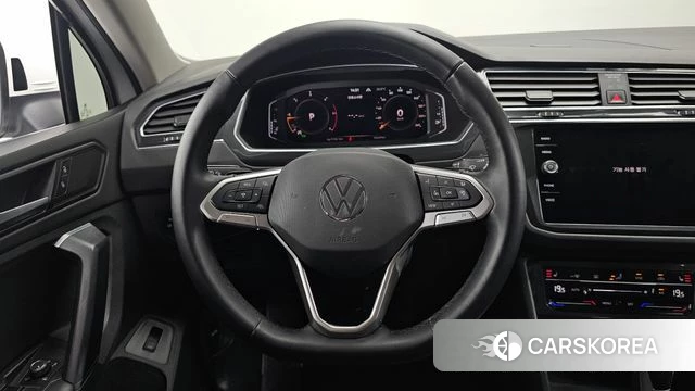 Volkswagen Tiguan second Generation 2022 Белый из Кореи, фото 4