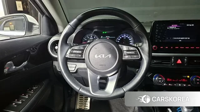 Kia The New K3 2nd generation 2023 Белый из Кореи, фото 4