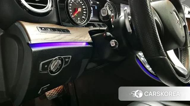 Mercedes-Benz E-Class W213 2018 Белый из Кореи, фото 4