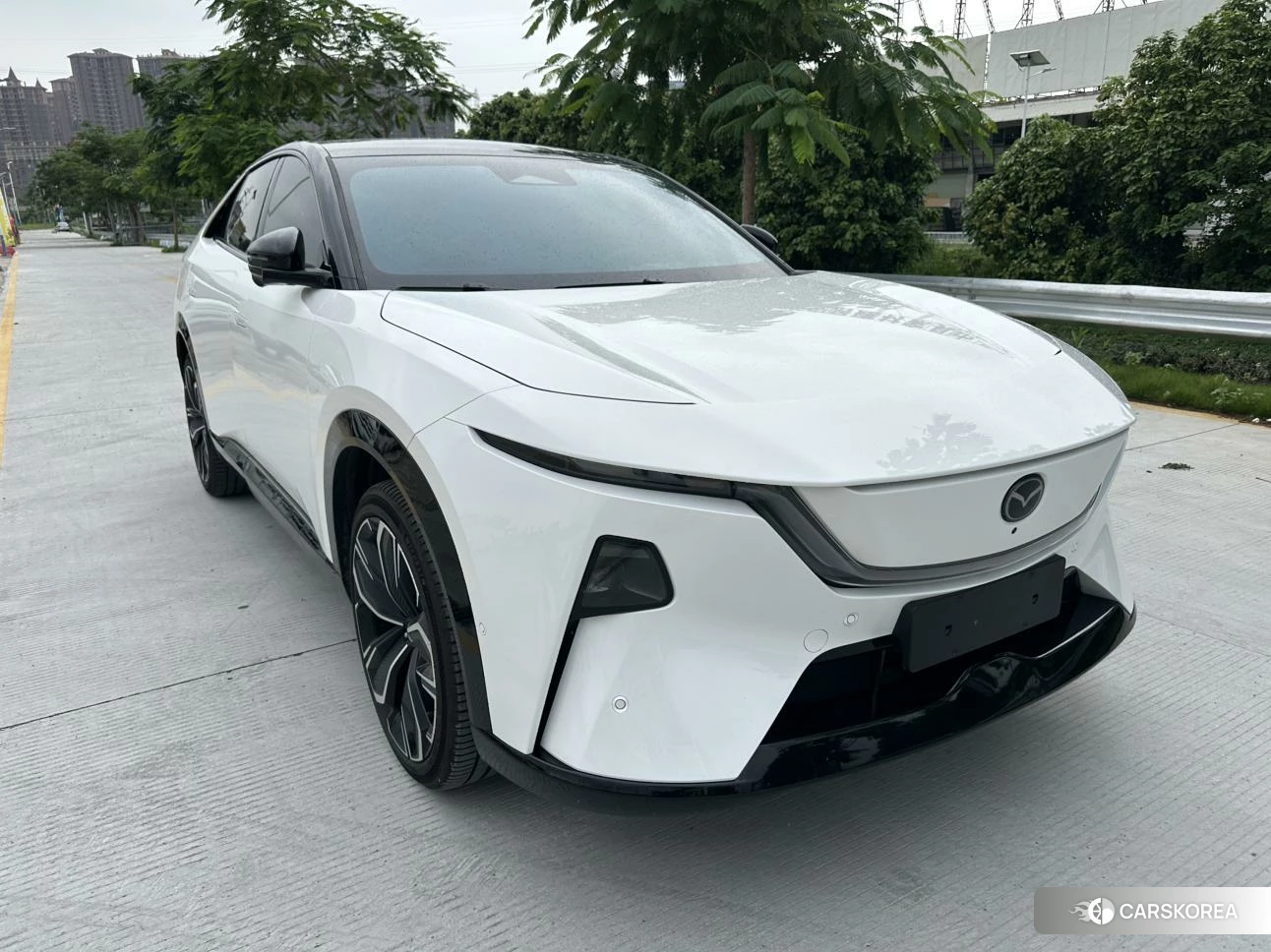 Mazda EZ-60 2025 Белый из Китая, фото 3