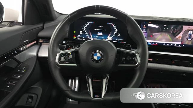 BMW 5 Series (G60) 2024 Белый из Кореи, фото 4