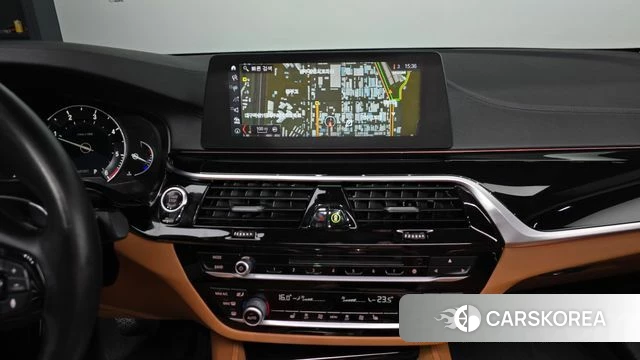 BMW 5 Series (G30) 2018 Белый из Кореи, фото 4