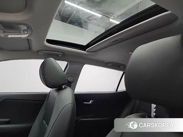 Kia Stonic 2018 Черный из Кореи, фото 4