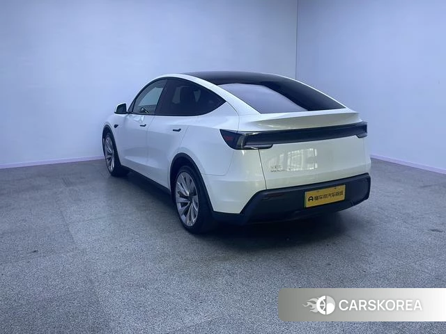 Tesla Model Y 2025 Белый из Китая, фото 4