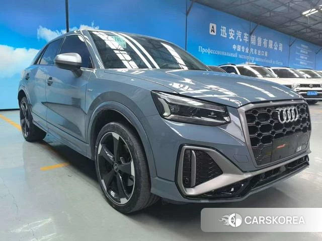 Audi Q2L 2021 Темно-серый из Китая, фото 4