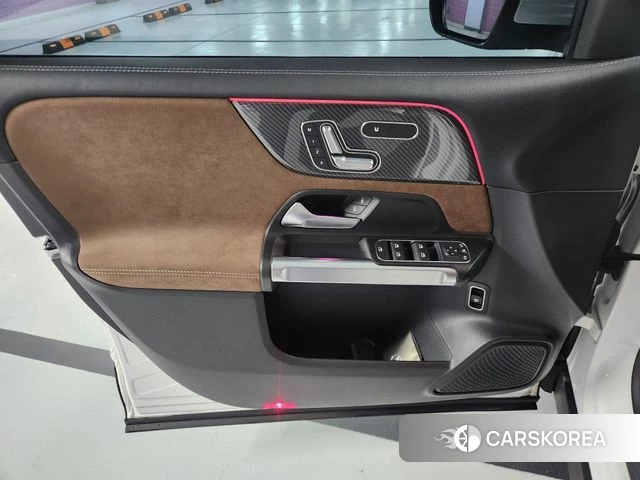 Mercedes-Benz GLB-Class X247 2025 Белый из Кореи, фото 4