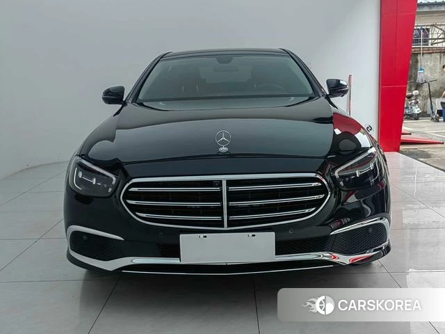Mercedes-Benz E-class 2023 Черный из Китая, фото 4
