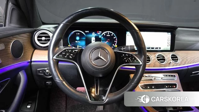 Mercedes-Benz E-Class W213 2022 Песочный из Кореи, фото 4