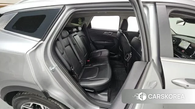 Kia Sportage 5th Generation 2022 Серебристо-серый из Кореи, фото 4