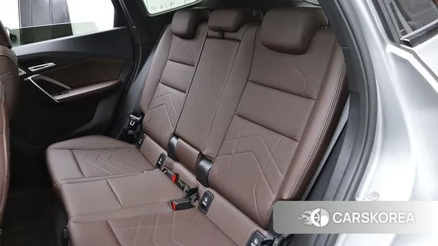 BMW X1 (U11) 2023 Серебристо-серый из Кореи, фото 4