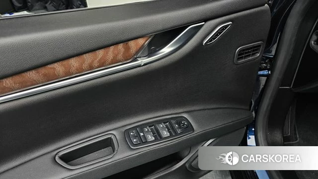 Maserati Ghibli 2022 Синий из Кореи, фото 4